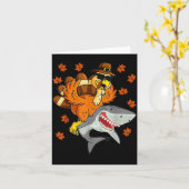 Thanksgiving Turkey Riding Shark Funny Autumn Boys Kaart (Gele Bloem)