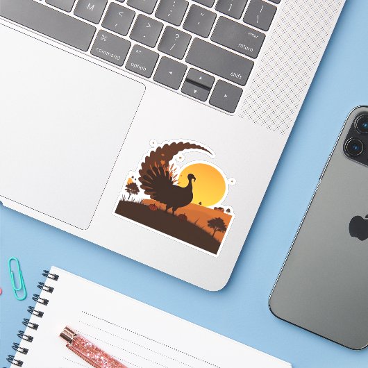Thanksgiving Turkije Silhouet – Sunset Harvest SC Sticker (Laptop met iPhone)