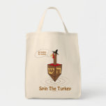 THANKSGIVUKKAH SPREEKT DE TURKIJE HANUKKAH GIFTS TOTE BAG<br><div class="desc">DEZE UNIEKE "SPIN THE TURKEY"-GIFTEN ZULLEN AMERIKAANSE JEWS VERLENEN DIE HUN AMERIKAANSE JEWISSE PRIJS WILLEN DRAAG OP HUN KEUZE OP DE THANKSGIVING EN ELKE ANDERE TIJD. DEZE FUNNY CHANUKAH GIFTS OF PETTEN,  APRONS,  MOKKEN,  SWEATSHIRTS EN MEER ZIJN SPECIAAL VOOR THANKSANUKAH 2013.</div>