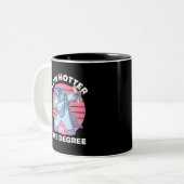 Thans Hotter op één graad grappig hoog Afstuderen Tweekleurige Koffiemok (Voorkant links)