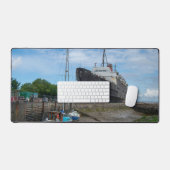 The Abandoned TSS Duke of Lancaster Ship Bureaumat (Keyboard & Muis)