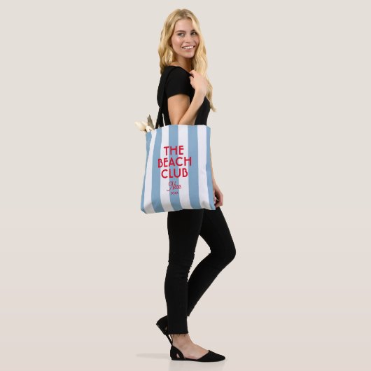 The Beach Club Franse rode blauwe Cabana Stripe Tote Bag (Op model)