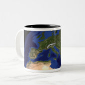 The Blue Marble Next Generation Earth 7 Tweekleurige Koffiemok (Voorkant links)