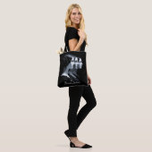 The Brontë Sisters Tote Bag (Op model)