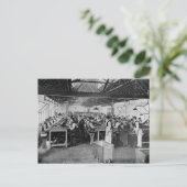 The cigar manufacturing departments briefkaart (Staand voorkant)