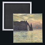 The Cliff Etretat, Sunset by Claude Monet Magneet<br><div class="desc">De Cliff, Etretat, Sunset (1883) van Claude Monet is een impressionistisch kunstschilderij. De zon is laag in de lucht boven de oceaan. Een zeeseizoen met een rotsachtige buitenkant bij de kust van Etretat, Frankrijk. Over de kunstenaar: Claude Monet (1840-1926) was een oprichter van de Franse impressionistische schilderbeweging, waarbij de meeste...</div>