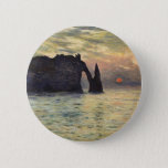 The Cliff Etretat, Sunset by Claude Monet Ronde Button 5,7 Cm<br><div class="desc">De Cliff, Etretat, Sunset (1883) van Claude Monet is een impressionistisch kunstschilderij. De zon is laag in de lucht boven de oceaan. Een zeeseizoen met een rotsachtige buitenkant bij de kust van Etretat, Frankrijk. Over de kunstenaar: Claude Monet (1840-1926) was een oprichter van de Franse impressionistische schilderbeweging, waarbij de meeste...</div>