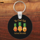 The Cool Kids Plays Well With Others Pineapples Sleutelhanger (Voorkant)