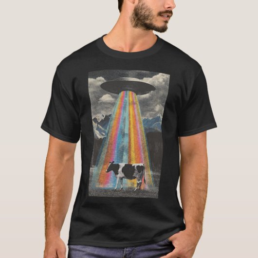 The cow abducted to space t-shirt (Voorkant)