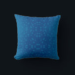 The design conveys a calm and cozy atmosphere kussen<br><div class="desc">Blue pillow with a pattern of turquoise circles on a gradient background from dark to light blue. The design conveys a calm and cozy atmosphere.</div>