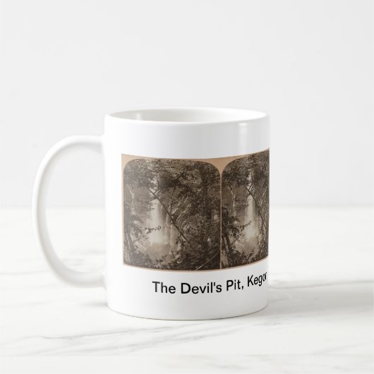The Devil's Pit, Kegon Herfsten, Chuzenji, Japan Koffiemok (Links)