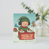 The Elf DJ on the Snowy Path Feestdagenkaart (Staand voorkant)