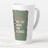 The Evergreen Promise - Pine cone design Latte Mok (Rechterhoek)