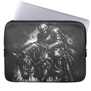 The Fallen Knight door BurnsInHell Laptop Sleeve