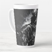 The Fallen Knight van BurnsInHell Latte Mok (Linkerhoek)
