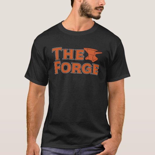 The Forge Smeed Anvil Loves Backyard Blacksmith T-shirt (Voorkant)