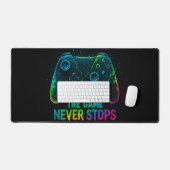 The Game Never Stops — Neon Gamer Controller Bureaumat (Keyboard & Muis)