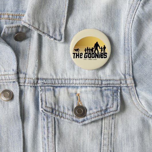 The Goonies Sunset Silhouette Graphic Ronde Button 5,7 Cm (In situ)