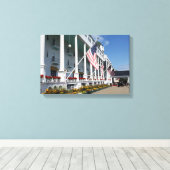 The Grand Hotel on Mackinac Island, Michigan Canvas Afdruk (Insitu (Houten vloer))