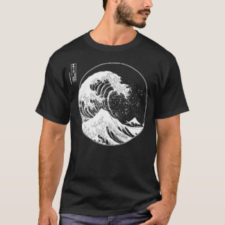 The Great Wave off Kanagawa Hokusai Japanese Art  T-shirt