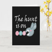 The hunt is on Easter Rabbit Egg Hunt Kaart (Gele Bloem)