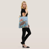 The illustration of a sea turtle tote bag (Op model)