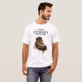 "The Journey Begins Here - Rugged Hiking Boot  T-shirt (Voorkant volledig)
