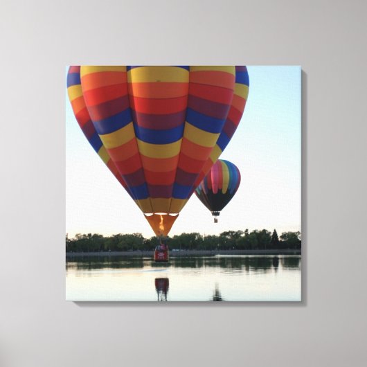 The Lake Fly By - Hete lucht ballonvaren in CO Canvas Afdruk (Voorkant)