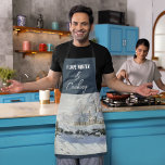 The Magpie van Claude Monet Schort<br><div class="desc">De ekster (Frans: La Pie) is een schilderij van de Franse impressionist Claude Monet, gemaakt tijdens de winter van 1868-1869 in de buurt van de gemeente Étretat in Normandië. Ontdek het plezier van culinaire creativiteit terwijl je dit prachtige schort met het prachtige winterlandschap van Monet doet, dat elegant de magie...</div>