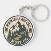 The Mountains Are Calling – Adventure Hiking Badge Sleutelhanger (Achterkant)