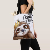 The Nap King - Een stijlvolle luiaard! Tote Bag (Dichtbij)