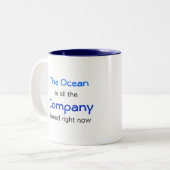 The Ocean is Company Tweekleurige Koffiemok (Voorkant links)