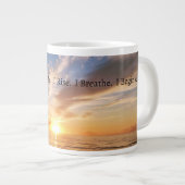 The Ocean Remembers Me Mug Grote Koffiekop (Voorkant rechts)