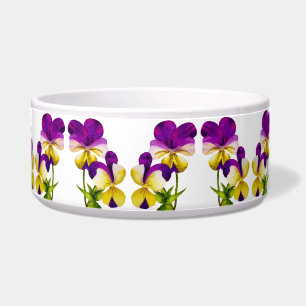 'The Pansy Party' op een salade serveerschaal Voerbakje