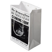 The Pregnancy Times Newspaper Custom Baby Photo Medium Cadeauzakje (Voorkant Gekanteld)