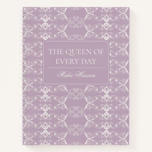 The Queen of Every Day Journal | Personalized Name Notitieboek (Voorkant)