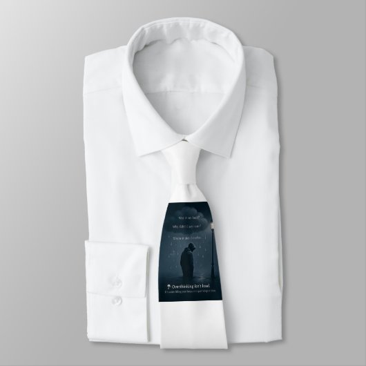 The Quiet Spiral – Realistic Overthinking Tee Stropdas (Gebonden)