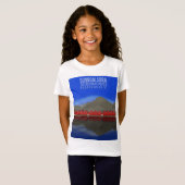 The Red Boat Houses Sunndalsøra Noorwegen T-shirt (Voorkant volledig)