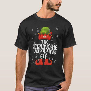 The Scrunchie die Elf Familie draagt die Christma T-shirt