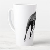 The Slow Pivot – B&W Motion-studie Latte Mok (Linkerhoek)