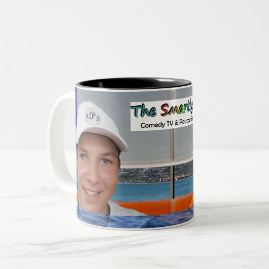 THE SMARTLYS Preston & Caddy Mug with Logo Tweekleurige Koffiemok (Voorkant links)