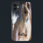 ©The Soul | Paardenpaarden gepersonaliseerd Case-Mate iPhone Case<br><div class="desc">Zie de ziel door het oog. Closeup fotografie van een paardenkop. Gepersonaliseerd geschenk voor riders,  cowboys,  cowgirl,  rangers,  equestrians en paardenliefhebbers. Fotografie ©riverme*2012/04/23-cadeau.</div>