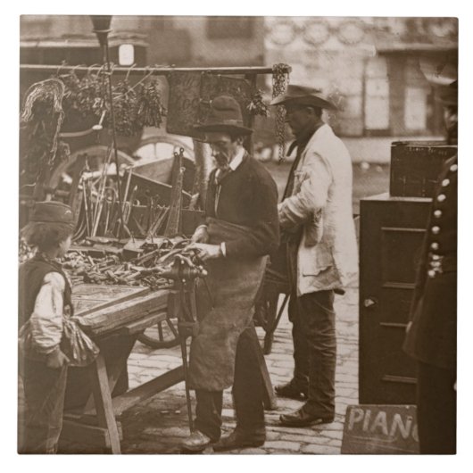 The Street Locksmith, van 'Street Life in London' Tegeltje (Voorkant)