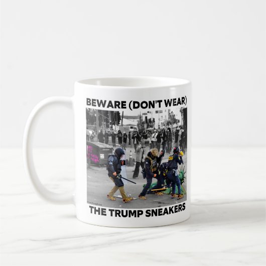 "THE TRUMP SNEAKERS" COFFEE MUG KOFFIEMOK (Links)