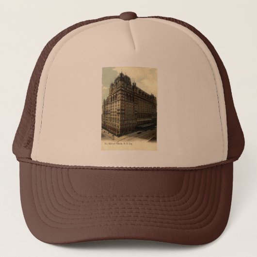 The Waldorf Astoria, New York City 1908 Trucker Pet (Voorkant)