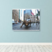 "The Wall Street Bull" Canvas Afdruk (Insitu (Houten vloer))