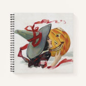 The Witch's Kiss: een Jack of Lantern op Halloween Notitieboek (Voorkant)