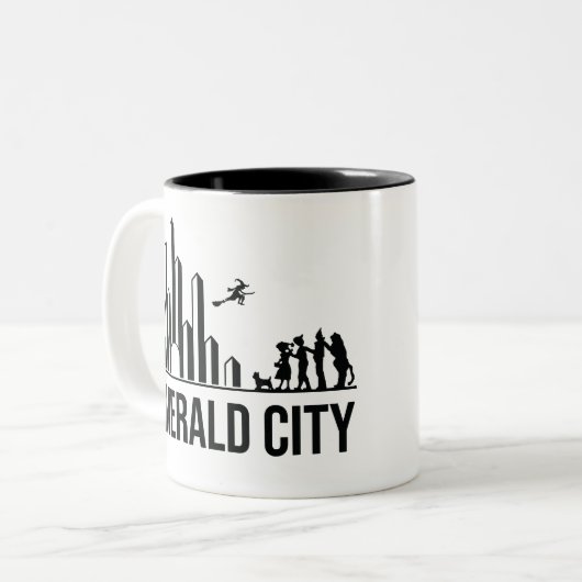 The Wizard of Oz Characters Emerald City Skyline Tweekleurige Koffiemok (Voorkant links)