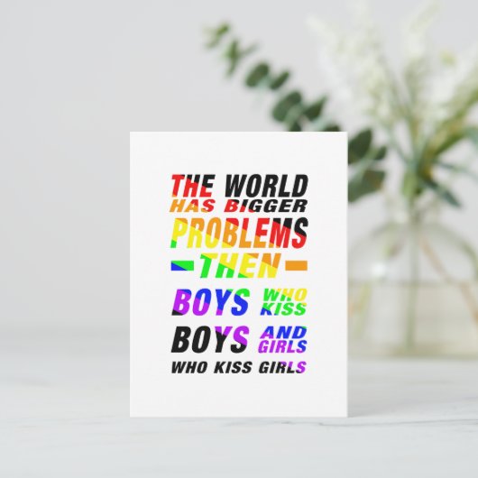 The World has bigger Problems  | LGBTQ+ Pride Briefkaart (Staand voorkant)