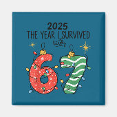 The Year I Barely Survived Christmas 2025 Six Seve Magneet (Voorkant)